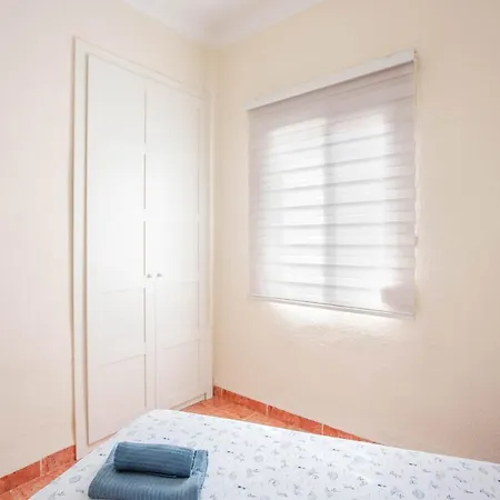 Malvarosa Beach Economy Apartmán *